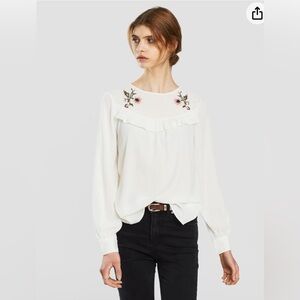 Vero Moda Women’s Mira Frill top W. Embroidery